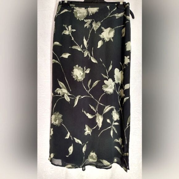 Mondi Floral Skirt & Square Scarf Rolled Hem Sheer Lined - Picture 2 of 10